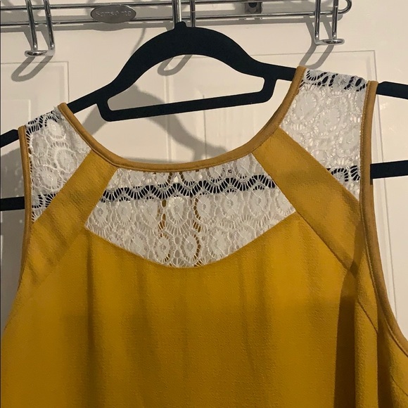 *BRAND NEW* mustard yellow top with lace - Picture 4 of 5